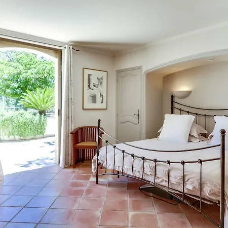 Villa 2 *